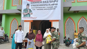 Korem 042/Gapu Salurkan Bantuan Sosial kepada 1.178 Anak Yatim di Tanjungjabung Barat